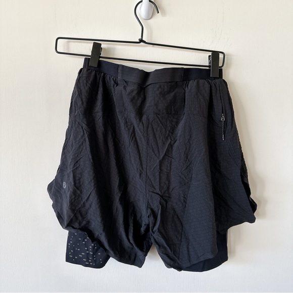 Lululemon Shorts Size S - Picture 3 of 3